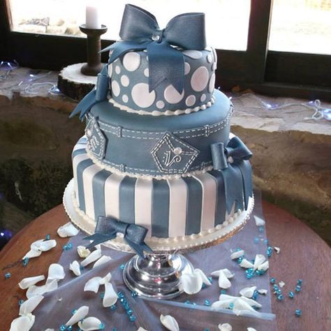 Denim Themed Party, Bling Birthday Party, Jean Party, Denim Baby Shower, Diamond Theme Party, Diamond Wedding Cakes, Diamonds And Denim Party, Denim Diamonds, Diamond Cake