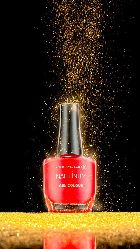 London Cosmetic photographer chris howlett photographs red nail varnish bottle with gold glitter falling against a black background Glitter Product Photography, Bottle Product Photography, Makeup Product Photography, Glitter Falling, Still Life Product Photography, Red Nail Varnish, Melted Lipstick, Tom Ford Lipstick, Tom Ford Perfume