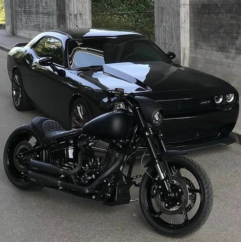 Cafe Racers | Custom Culture on Instagram: “4 wheels or 2? Which would you choose? - Page Kickstarted by @oligarnett - Lens: @chrizzbiker #dodge #harley #blackedout” Мотоциклы Harley Davidson, Motor Mobil, Мотоциклы Cafe Racers, Moto Vintage, Pretty Bike, Cafe Racer Bikes, Harley Bikes, Street Racing Cars, Classy Cars