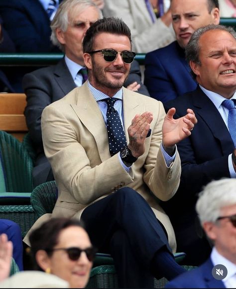 Hugh Grant Wife, David Beckham Suit, Michael Mcintyre, David Beckham Style, Wimbledon Fashion, Blazer Outfits Men, Mens Smart Casual Outfits, Wimbledon Tennis, Sir Alex Ferguson