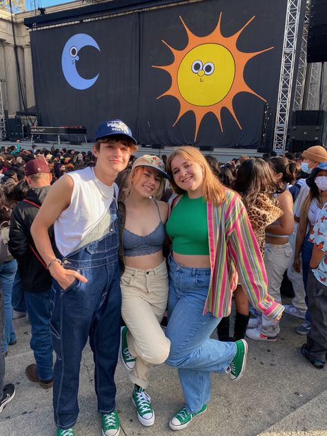 Rex Orange County Concert Outfit Ideas, Rex Orange County Aesthetic Outfits, Modest Concert Fits, Overall Concert Outfit, Overalls Concert Outfit, Rex Orange County Outfit, Declan Mckenna Concert Outfit, Yung Gravy Concert Outfit, Ajr Concert Outfit