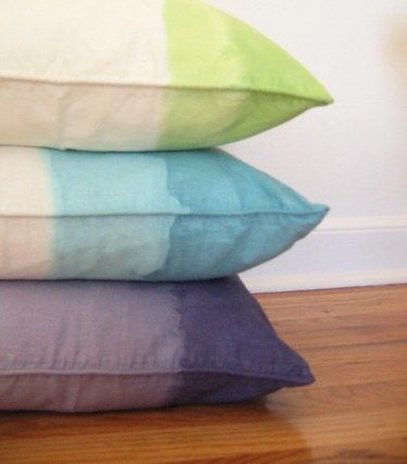 Tie Dye Pillow, Ombre Pillow, Dyed Pillows, Candy Buttons, Diy Ombre, Dip Dyed, Lose Yourself, Diy Homemade, Diy Projects To Try