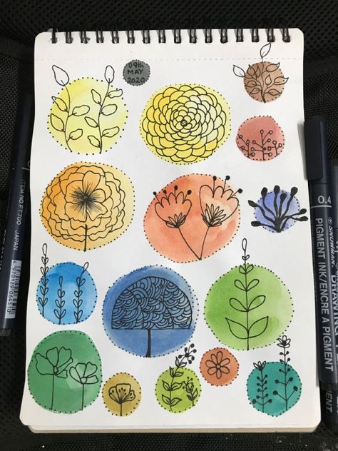 Flower Doodles Watercolor, Watercolor And Ink Doodles, Watercolor Circles Art, Watercolour Circle Art, Easy Doodles Flowers, Circle Doodle Art, Easy Watercolour Doodles, Watercolor And Doodles, Watercolor Doodles Flowers