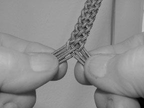 9 - strand double braid lanyard tutorial by C. "Bud" Brewer via FrayedKnotArts.com Sami Bracelet Tutorial, Braiding Tutorials, Lanyard Tutorial, Horse Hair Bracelet, Macrame Colar, Horse Hair Jewelry, Rope Projects, Decorative Knots, Paracord Tutorial