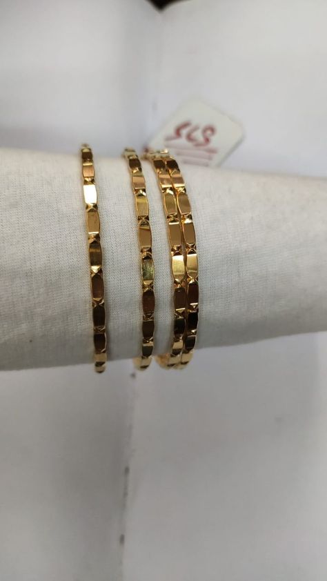 Antique Gold Bangles Design Simple, Light Weight Gold Bangles Design, Simple Gold Bangle, Plain Gold Bangles, Solid Gold Bangle, Gold Bracelet Simple, Antique Gold Earrings, Gold Jewelry Outfits, Gold Bangles For Women