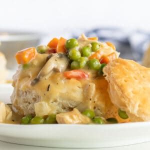 The Best Chicken à la King - The Kitchen Magpie Chicken Ala King, Chicken A La King Recipes, Ala King, Puff Pastry Chicken, Puff Pastry Shells, The Stay At Home Chef, Chicken A La King, Air Fryer Recipes Appetizers, Stay At Home Chef