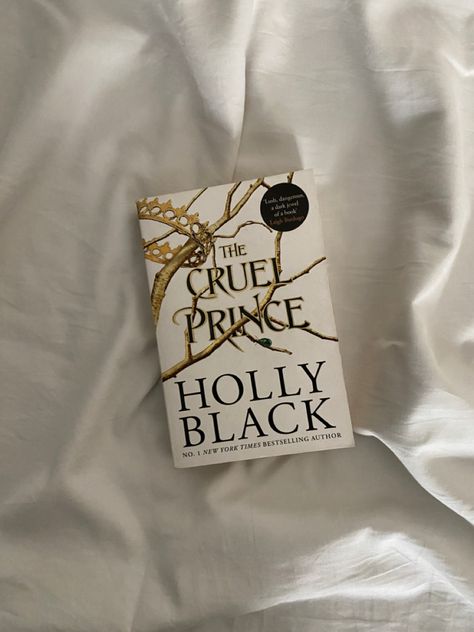 The cruel prince Mystery Books Worth Reading, The Folk Of The Air, Folk Of The Air, The Cruel Prince, Psychology Student, Unread Books, Dark Romance Books, Dream Book, Inspirational Books To Read