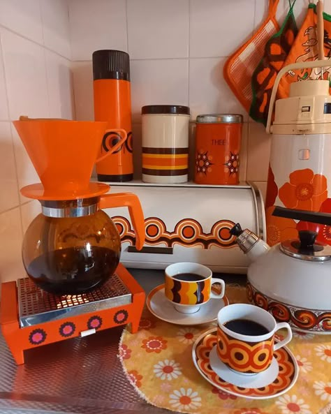 Vintage Orange Kitchen, 70s Kitchen Aesthetic, Family Photos Wall, Healing Room Ideas, Photos Wall Decor, Small Theatre Room, Small Theatre Room Ideas, Theatre Room Ideas, Family Photos Wall Decor