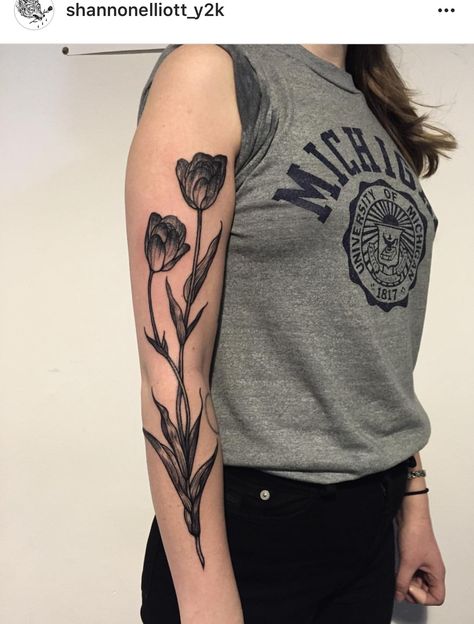 Mother Nature Tattoos, Tulip Tattoo, Saved Tattoo, Insect Tattoo, Tattoo Videos, Aesthetic Tattoo, Dream Tattoos, Little Tattoos, Blackwork Tattoo