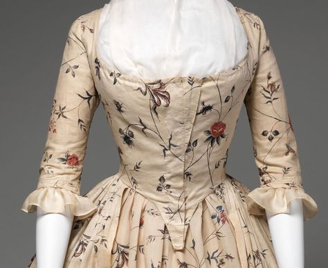 A 1780s Embroidered Italian Gown – Finally – American Duchess Blog 1760s Dress, 18th Century Gown, 1700 Fashion, 1930's Dresses, American Duchess, 18th Century Dress, 18th Century Clothing, Century Dress, 18th Century Fashion