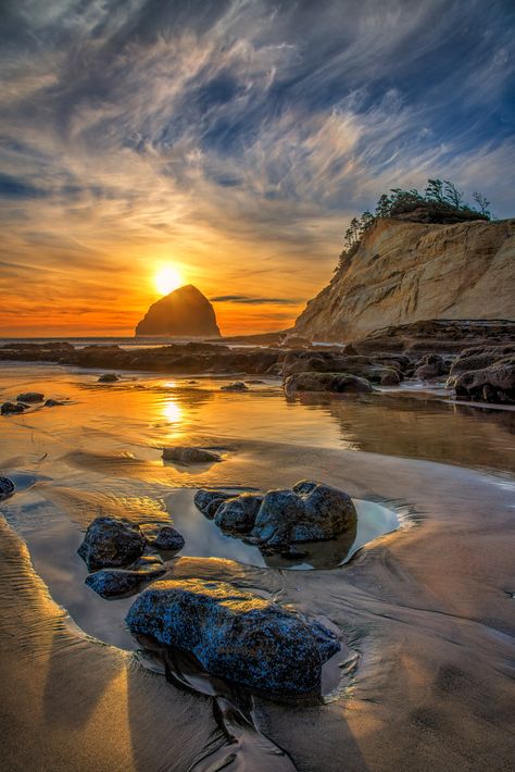 Cape Kiwanda, Oregon Cape Kiwanda, Oregon Travel, Beautiful Sunrise, Oregon Coast, Beautiful Sunset, Amazing Nature, Nature Pictures, Nature Photos, Sunrise Sunset