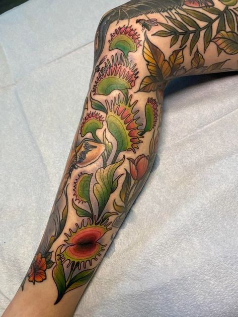 Flytrap Tattoo, Venus Flytrap Tattoo, Aesthetic Tattoo Ideas, Dark Garden, Venus Flytrap, Theme Tattoo, Plant Tattoo, 1 Tattoo, Aesthetic Tattoo