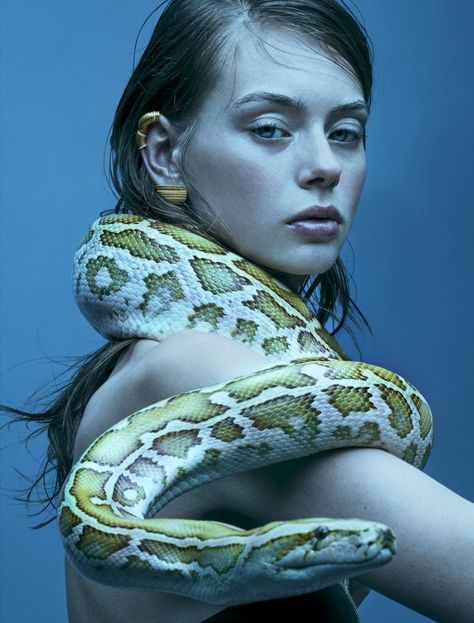 Lauren de Graaf Embraces Serpent Symbolism, Lensed By Fred Meylan for Citizen K Spring 2018 — Anne of Carversville Serpent Symbolism, Snake Girl, Photographie Portrait Inspiration, Human Reference, Portrait Photos, Foto Poses, Poses References, Human Poses, Pose Reference Photo