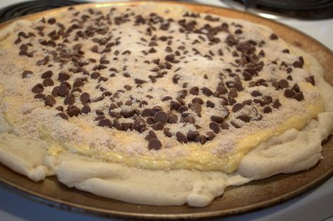 Pizza Inn Dessert Pizza Recipe, Pizza Inn Chocolate Chip Pizza, Chocolate Chip Dessert Pizza Recipe, Desert Pizza Recipes, Chocolate Chip Pizza Recipe, Dessert Pizza Recipe Easy, Chocolate Chip Dessert, Chocolate Chip Pizza, Pizza Inn