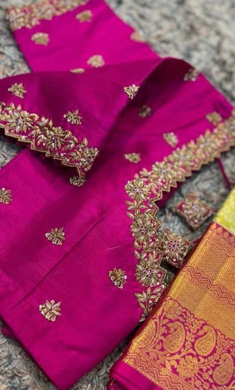 Ghagra Design, Handwork Designs, Gold Blouse Designs, Exclusive Blouse Designs, Combo Outfits, Exclusive Saree Blouse Designs, Cut Work Blouse, Maggam Designs, Pink Blouse Designs