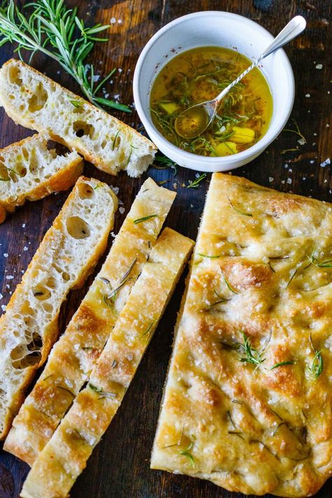 Hands down, this is the best focaccia bread recipe we've ever made! Topped with flaky sea salt and fresh rosemary, it's golden and airy with a crispy bottom. Easy to make. Vegan. Easy Foccia Bread Recipes, Rosemary Foccacia Bread, Wyatt Core, Best Focaccia Bread, Foccacia Bread Recipes, Italian Focaccia Recipe, Best Focaccia, Homemade Focaccia Bread, Homemade Focaccia