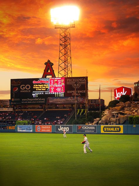 Red Sox at Angel's Stadium - Ellsbury & Kalish La Angels Baseball, Angels Stadium, Anaheim Angels Baseball, Usa Aesthetic, Mlb Stadium, Los Angeles Wallpaper, Stadium Wallpaper, Baseball Wallpaper, Angel Stadium