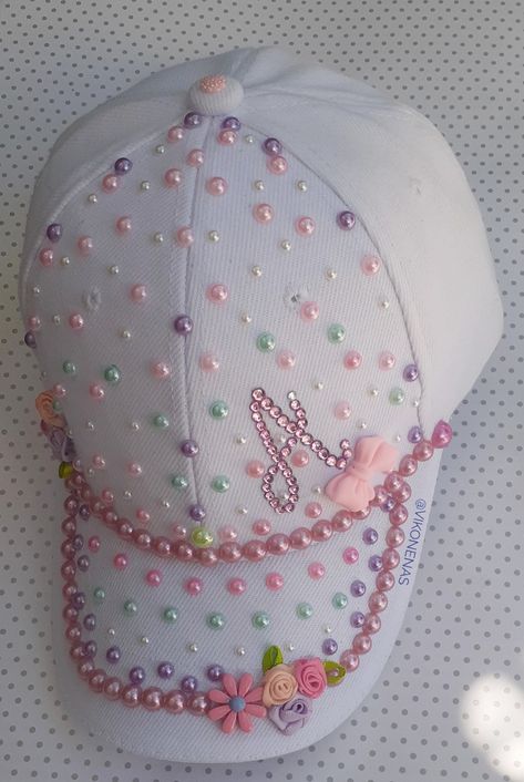 Bedazzled Shoes, Rhinestone Designs Pattern, Diy Hair Accessories Ribbon, Rhinestone Projects, Rhinestone Crafts, Bling Crafts, Painted Hats, Cap Decorations, Bling Shoes