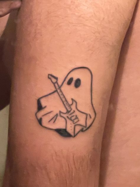 Blanket Ghost Tattoo, Ghost Guitar Tattoo, Cute Guitar Tattoos, Skeleton With Headphones Tattoo, Music Based Tattoos, I Love Music Tattoo, Ghost With Guitar Tattoo, Music Ghost Tattoo, Ghost Music Tattoo