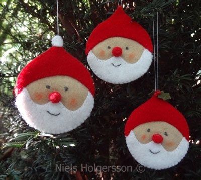 Felt Santa, Felt Crafts Christmas, Felt Creations, Felt Christmas Decorations, Felt Decorations, Felt Christmas Ornaments, Santa Ornaments, Christmas Sewing, Noel Christmas