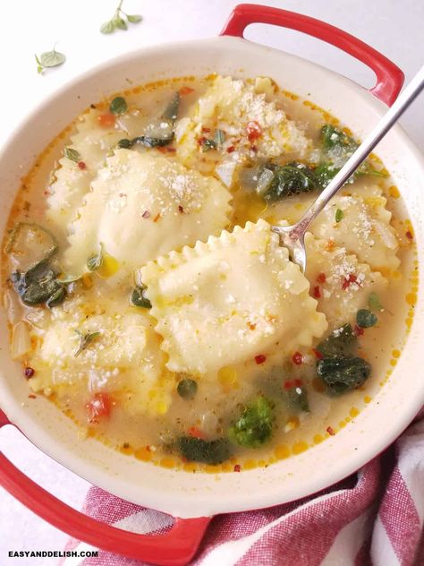 Ham And Cabbage Soup, Ravioli Soup, Cabbage Soup Diet Recipe, Spinach Soup Recipe, Fall Eats, Quick Pasta Recipes, Favorite Soups, Cabbage Soup Diet, Spinach Soup