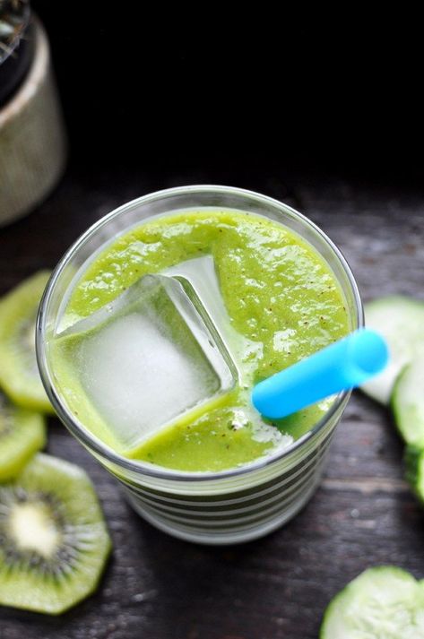 Green Tea Smoothie Recipe Mango Kiwi Smoothie, Green Tea Smoothie Recipe, Tea Smoothie Recipe, Low Calorie Smoothie Recipes, Healthy Latin Recipes, Heathy Drinks, Low Calorie Smoothies, Green Tea Smoothie, Tea Smoothie