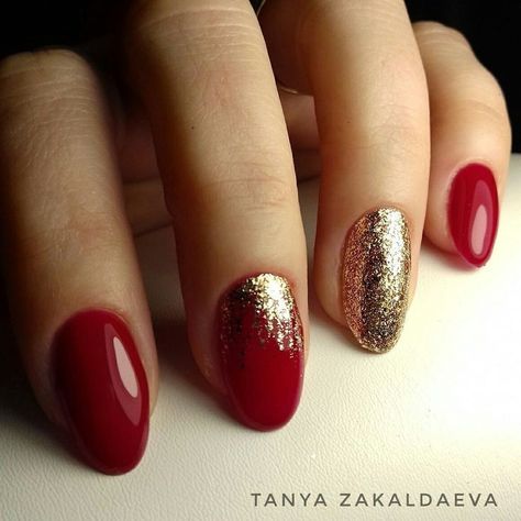 Christmas French Tip Nails Round, Christmas Nails Gold And Red, Red Golden Nails, Red Sparkle Nails, Gold Gel Nails, Red And Gold Nails, Golden Nails, Red Christmas Nails, Gold Glitter Nails