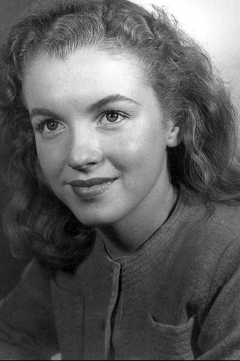 Marilyn Monroe in the 1940 Norma Jean Marilyn Monroe, Stars D'hollywood, Joe Dimaggio, Meg Ryan, Marilyn Monroe Photos, Rita Hayworth, Norma Jean, Norma Jeane, Julia Roberts