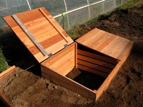 Wooden Compost Bin, Compost Bin Diy, Worm Bin, Cover Crops, Diy Compost, Compost Bins, Worm Composting, Sustainable Gardening, Worm Farm