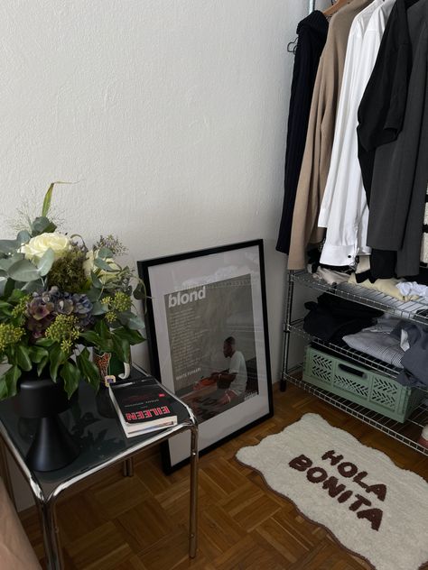 Room Decor Frank Ocean, Frank Ocean Apartment, Frank Ocean Aesthetic Room, Frank Ocean Decor, Frank Ocean Bedroom, Frank Ocean Room Decor, Room Inspo Men, Frank Ocean Room, Wall Interior Design Ideas