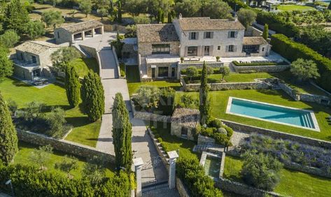 Mougins France, Rustic Outdoor Spaces, Villa Am Meer, French Villa, Gorgeous Fireplaces, Luxury Real Estate Marketing, Outdoor Entertaining Area, Modern Houses, Rustic Outdoor