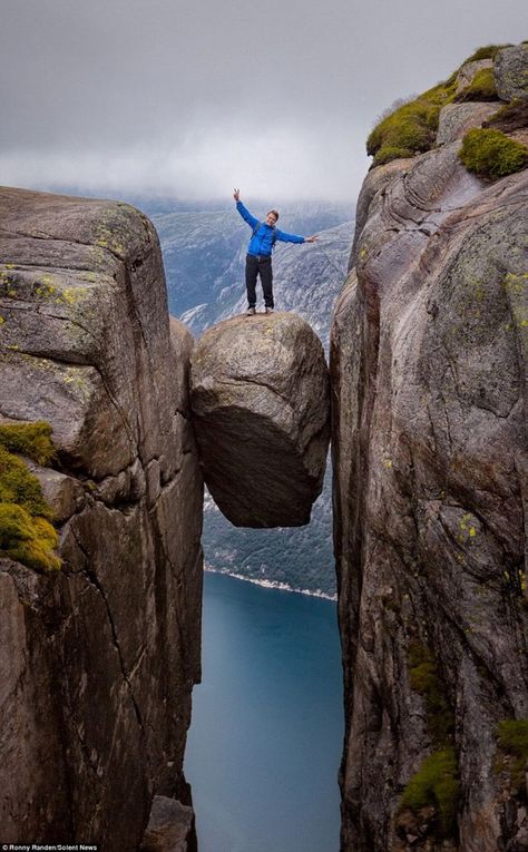 Top 10 Most Dangerous Tourist Destinations In The World! #PlacesToVisit #Travel /English4Matura/ Standing On The Edge, Scary Photos, Visit Norway, Thrill Seeker, Crazy People, Extreme Sports, Paros, On The Edge, Tourist Destinations