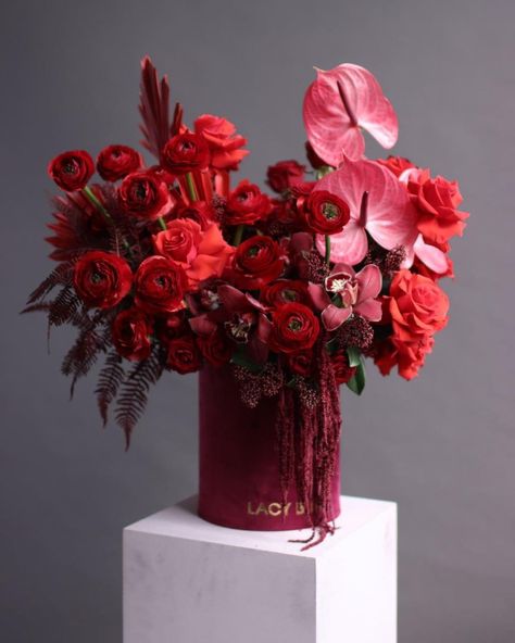 Monochromatic Flower Bouquet, All Red Flower Arrangements, Modern Red Rose Arrangement, Modern Valentines Flowers, Red Flower Wedding Bouquet, Red Floral Arrangements Modern, Monochromatic Flower Arrangements, Red Rose Floral Arrangements, Valentines Arrangements Floral Design