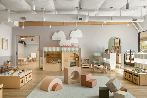 Leo & Luca Rocking Bed, Indoor Playground Design, Play Cafe, Indoor Playroom, Boutique Hotels Design, Kids Play Spaces, Daycare Design, Baby Playroom, Kids Cafe