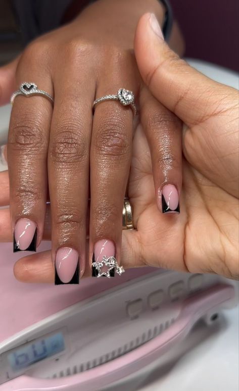 There's a new beauty trend taking over Instagram and it's absolutely stunning. Say hello to "quartz nails". Short Acrylics Ideas, Cute Black Nails Acrylic, Nails For Black People, French Tip Charms, Nails With Initials On Them, Short Black Nail Designs, Back To School Nails Short, Cosmetology Nails, Quartz Nails