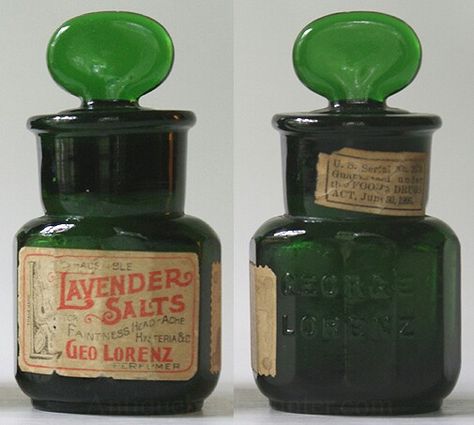 Old smelling salts bottle...Old miniature medicine bottle in green...easy label to reproduce Vintage Bottles Antiques, Antique Medicine Bottles, Old Medicine Bottles, Smelling Salts, Old Perfume Bottles, Paris 1900, Antique Glass Bottles, Medicine Bottle, Green Glass Bottles