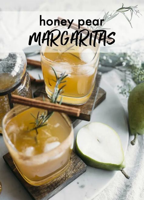 Pear Margarita Recipe, Pear Drinks, Pear Margarita, Honey Cocktail, Pear Cocktails, Tequila Cocktail, Fall Cocktails Recipes, Tequila Drinks, Pear Juice