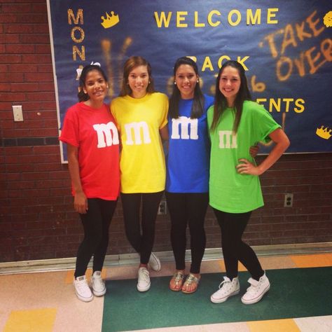 School Twin Day Outfits Spirit Weeks, Triplet Day Spirit Week, Twin Tuesday Spirit Week, M Ms Costume, Twin Day Ideas For School Spirit Week, Twin Day Ideas, Twin Day Spirit Week, Character Day Spirit Week, Twin Day Outfits