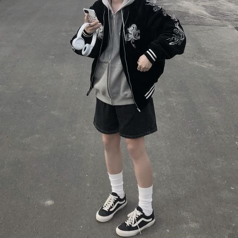 Masc Sporty Outfits, Male Sporty Outfits, Sporty Male Outfits, Sporty Boy Outfits, Sporty Boy Aesthetic, Guitar Outfit, Outfit Cowo, Tomboy Outfit Ideas, Sporty Outfits Men