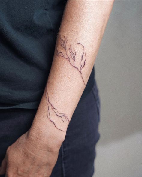 Seaweed Tattoo Simple, Bull Kelp Tattoo, Sea Kelp Tattoo, Seaweed Tattoo Design, Algae Tattoo, Sea Animal Tattoos For Women, Kelp Tattoo, Seaweed Tattoo, Sea Tattoos