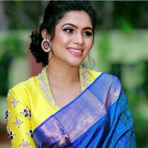 Kanchipuram Saree Blouse, Langa Blouse, Pattern Blouses, Blouse Designs High Neck, Pattu Saree Blouse Designs, Saree Blouse Neck Designs, Blouse Back Neck Designs, Maggam Works, Wedding Blouse Designs