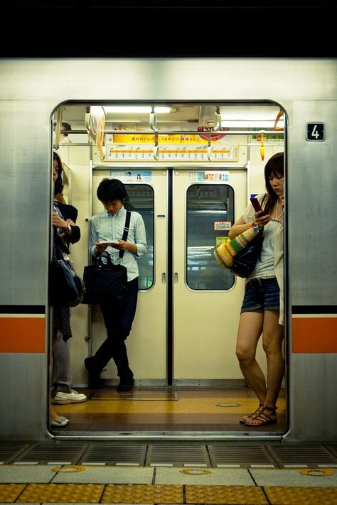 Go ride a subway Tokyo Subway, Subway Train, U Bahn, Nyc Subway, Kyushu, Japan Tokyo, Urban Life, 인물 사진, Photo Reference