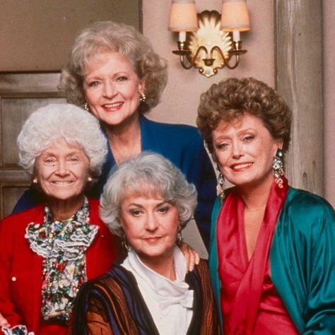 america in the 80s | Best 80s Sitcoms | List of 1980s Comedy TV Shows 1980s Tv Shows, 1980s Tv, Could Be Us, 80 Tv Shows, 80s Tv, The Golden Girls, Girl Sign, I Need To Know, Golden Girls