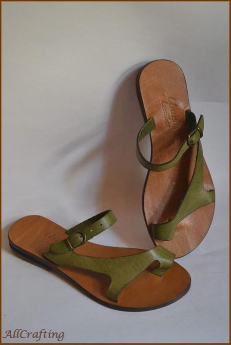 Green Leather Sandals, Sandals Wedding, Summer Fishing, Toe Ring Sandals, Green Sandals, Sandals Strappy, Leather Sandals Handmade, Strappy Sandals Flat, Sandals Beach