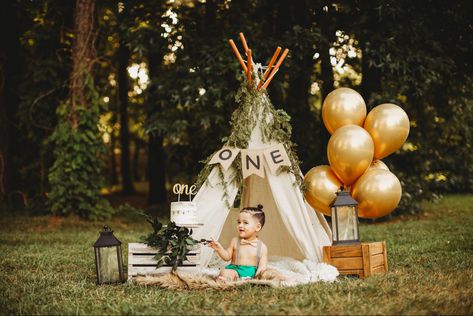 Wild One Outdoor Photoshoot, Prebirthday Photoshoot Ideas, Outdoor 1st Birthday Party Decorations, Outdoor 1 Year Photoshoot, Baby Boy Outdoor Photoshoot, Outdoor Cake Smash Boy, Teepee Photo Shoot, 1st Birthday Photoshoot Ideas, First Birthday Outdoor