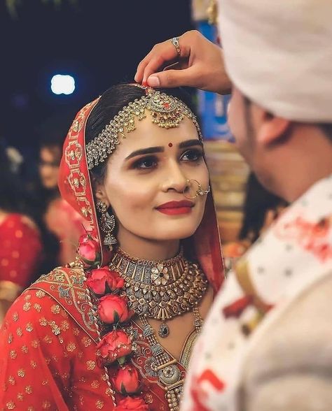 Find the finest wedding photographers across India 🇮🇳 with pical. 📞: 9891999179, 9306880961 📧: hello@pical.in Credits @kaleeralover (IG) #indianbridal #weddingphotography #wedding #TheCrimsonBride #Chura #PunjabiChuraInRed Dulhan Couples Photography, Dulha Dulhan Couples Photography, Sindoor Moment, Wedding Dress Mehndi, Marriage Reception Dress, Dulhan Dp, Indian Wedding Poses, Indian Wedding Photography Couples, Indian Wedding Couple Photography