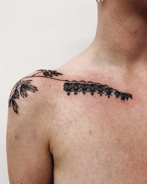 Flower tattoo extending to the shoulder and clavicle bone by Finley Jordan Clavicle Bone, Collar Tattoo, Trippy Tattoo, Clavicle Tattoo, Bone Tattoos, Plant Tattoo, Constellation Tattoos, Collar Bone Tattoo, Collar Bone