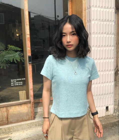 Lob Haircut Asian, Korean Perm Short Hair, Asian Hair Perm, Short Hair For Chubby Faces, Mid Length Wavy Hair, Wavy Mid Length Hair, Haircut Idea, Shortish Hair