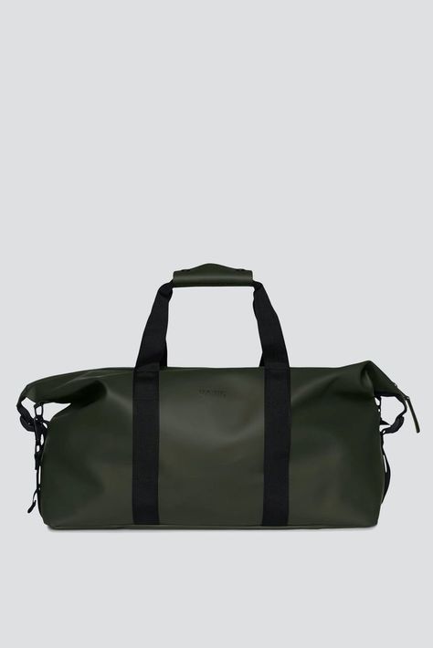 Hilo weekend is Rain’s take on the must have duffel bag - cabin size Rains Bag, Hobo Tote Bag, Weekend Bag, Travel Duffle, Duffle Bag Travel, Water Resistant Fabric, Overnight Bag, Waterproof Fabric, Green Bag