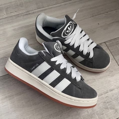 Adidas Campus Shoes, Campus 00, Pretty Sneakers, Adidas Campus 00s, Dr Shoes, Fresh Shoes, Hype Shoes, Shoe Inspiration, Adidas Campus